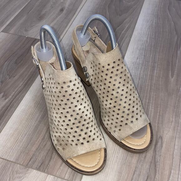 Barbara Barbieri tan perforated tan open toe heels size 8.5 - Picture 1 of 7